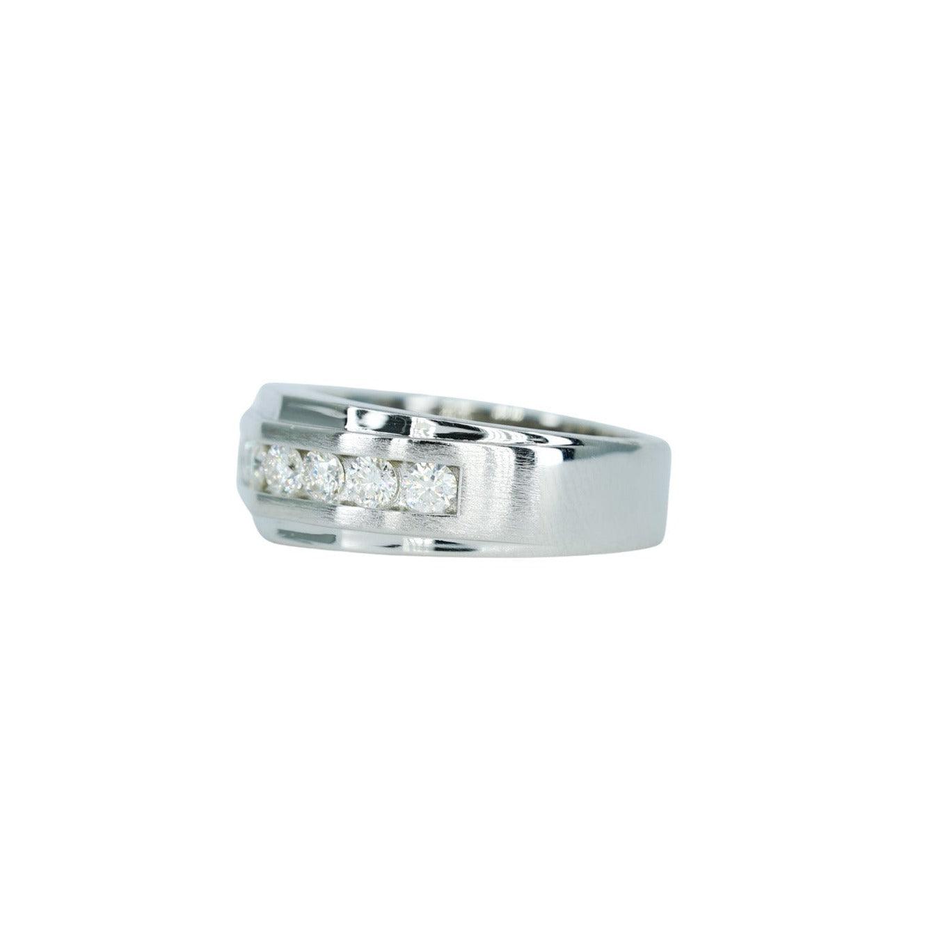 8A1G: Men Round VVS Moissanite Diamond Ring